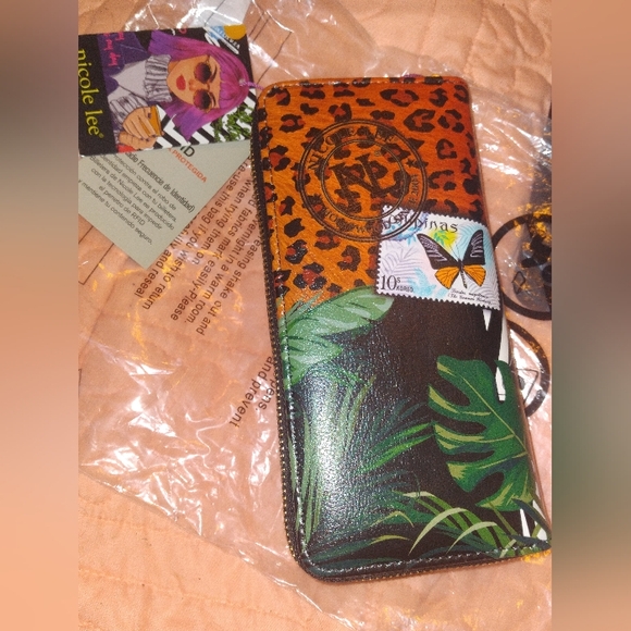 Beautiful NL wallet 😍🎀 - Picture 4 of 9